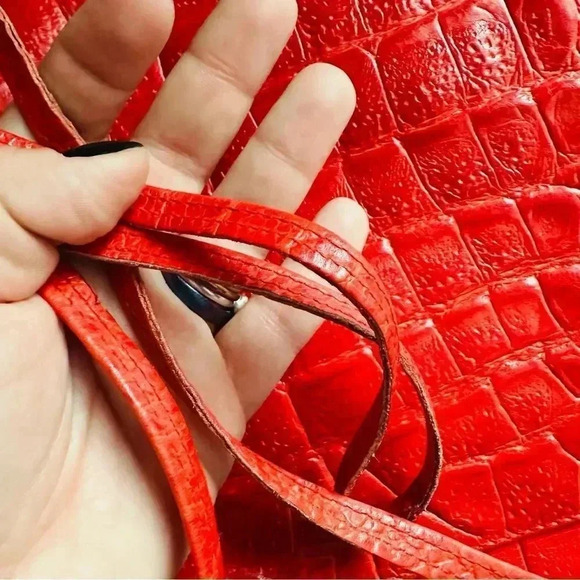 Paola Del Lungo Made In Italy Croc Embossed Red Leather Crossbody - Picture 5 of 10